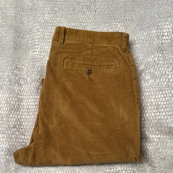 J. Crew Men's Broken-in Straight pant in stretch corduroy in vintage golden rod - Picture 8 of 8